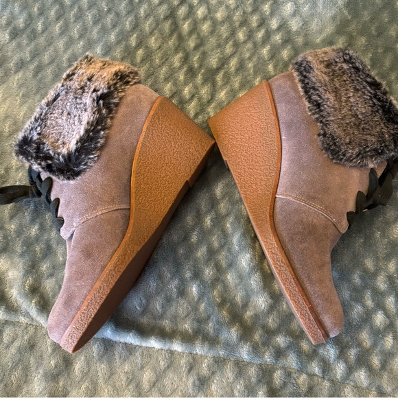 Cole Haan wedge boot size 7 - Picture 2 of 9